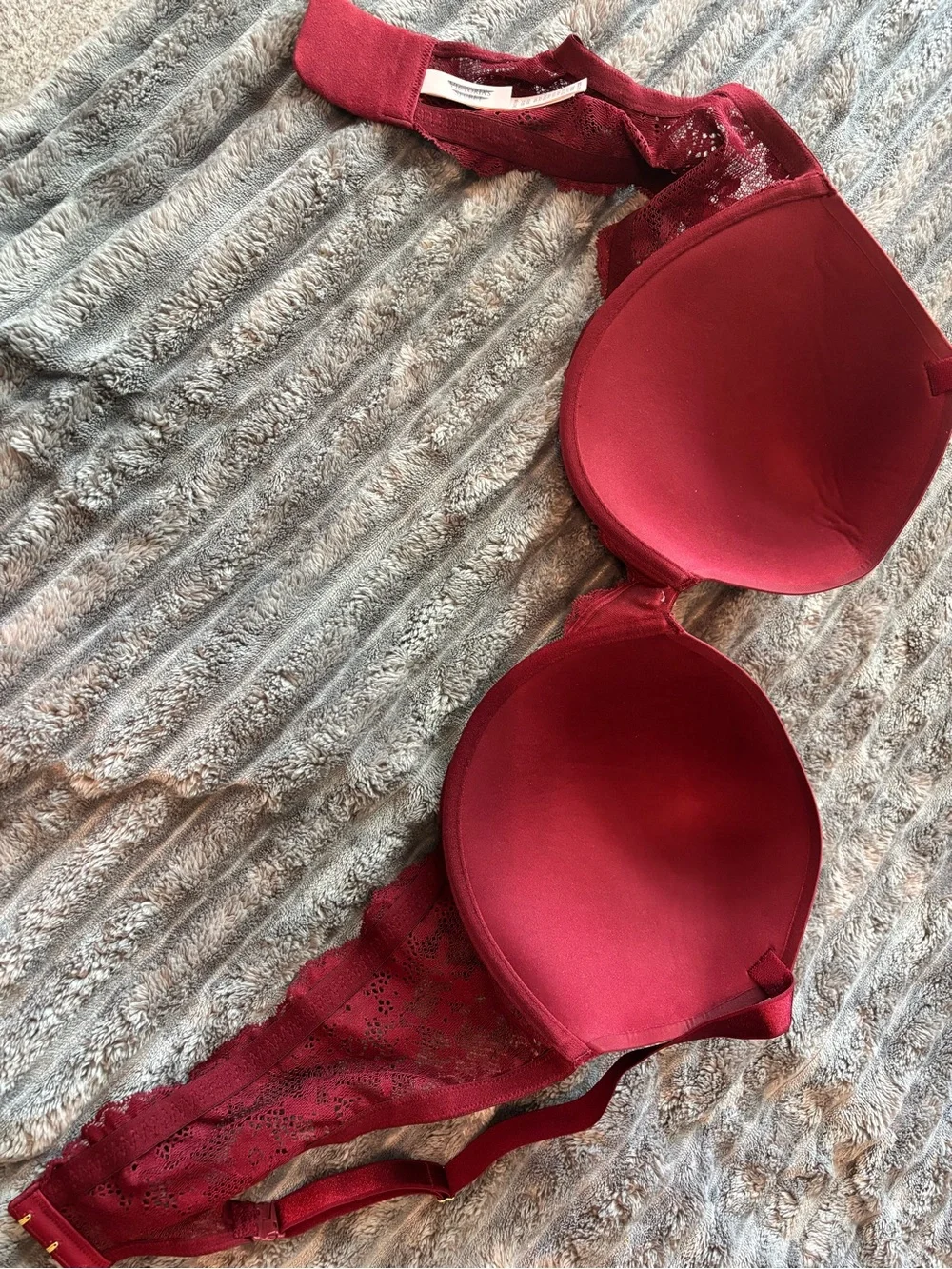 Victoria Secrete Dream Angels Push Up Bra Deep Red with lace band 44C